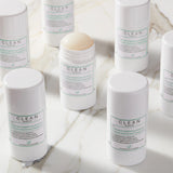 Dezodorant w sztyfcie Kakadu Plum Brightening